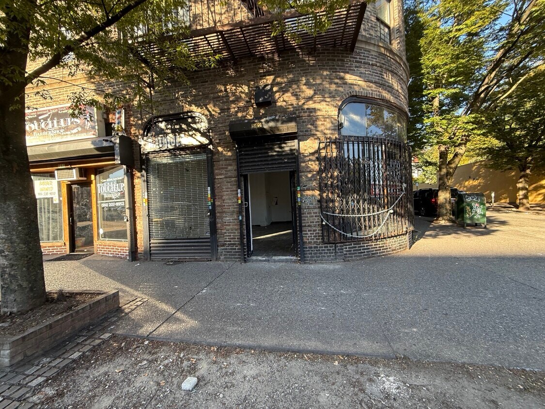 549 S Broadway